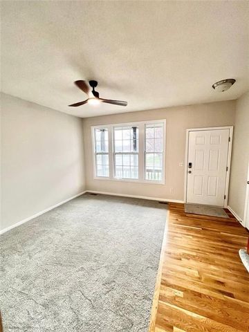 8801 N Kirkwood Avenue, Kansas City, MO 64154