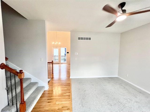 8801 N Kirkwood Avenue, Kansas City, MO 64154