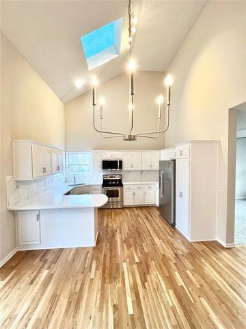 8801 N Kirkwood Avenue, Kansas City, MO 64154