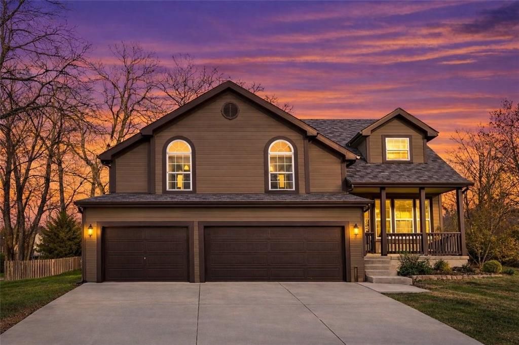 8801 N Kirkwood Avenue, Kansas City, MO 64154