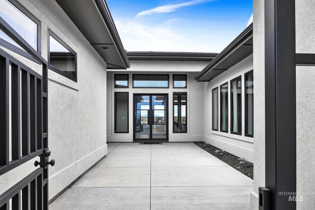 8144 W Inspirado Drive, Meridian, ID 83646 photo 2