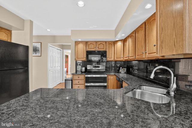 700 FOX HOLLOW DR, Yardley, PA 19067