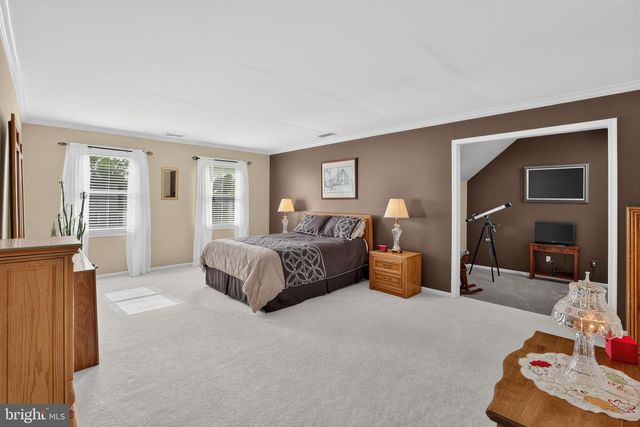 700 FOX HOLLOW DR, Yardley, PA 19067