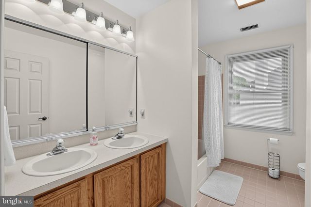 700 FOX HOLLOW DR, Yardley, PA 19067