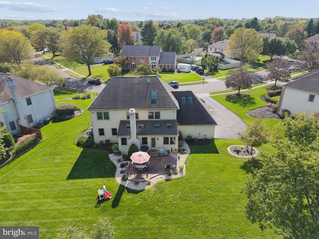 700 FOX HOLLOW DR, Yardley, PA 19067
