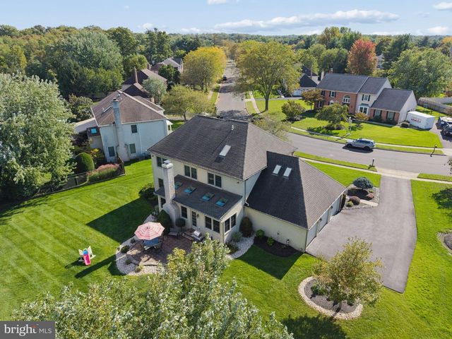 700 FOX HOLLOW DR, Yardley, PA 19067