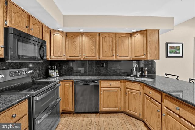 700 FOX HOLLOW DR, Yardley, PA 19067