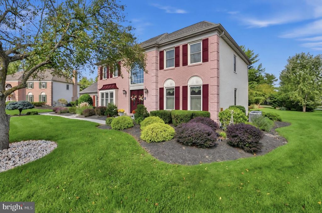 700 FOX HOLLOW DR, YARDLEY, PA 19067 — photo 2