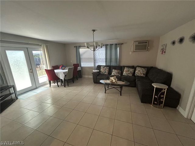 4920 Cortez CIR, Naples, FL 34112