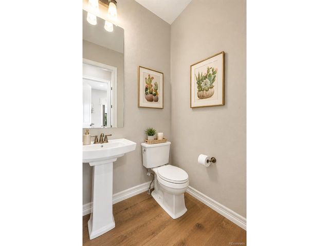 8641 S De Gaulle Ct, Aurora, CO 80016