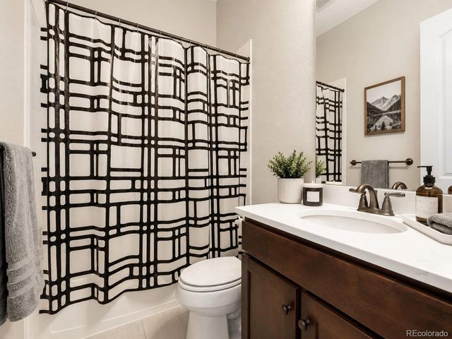 8641 S De Gaulle Ct, Aurora, CO 80016