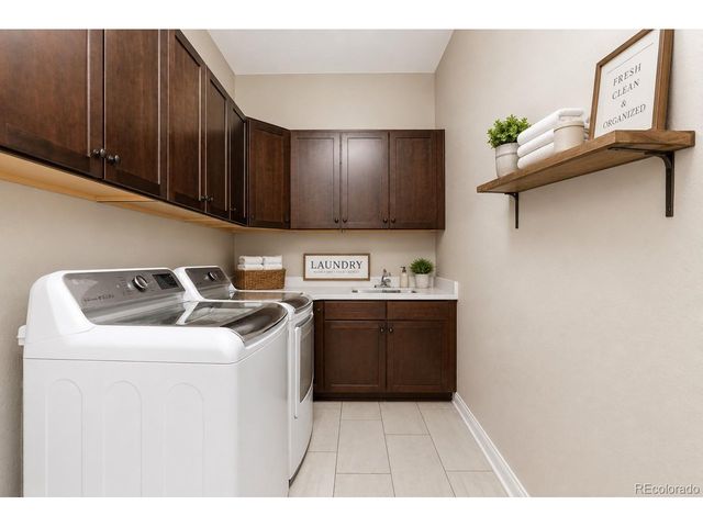 8641 S De Gaulle Ct, Aurora, CO 80016