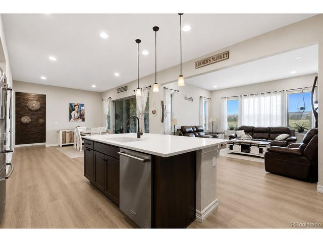 8641 S De Gaulle Ct, Aurora, CO 80016