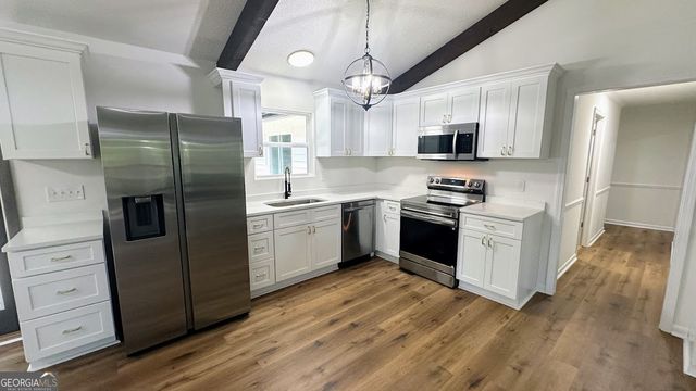 1524 Lakeshore Drive, Anniston, AL 36207