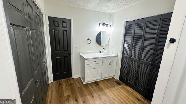 1524 Lakeshore Drive, Anniston, AL 36207