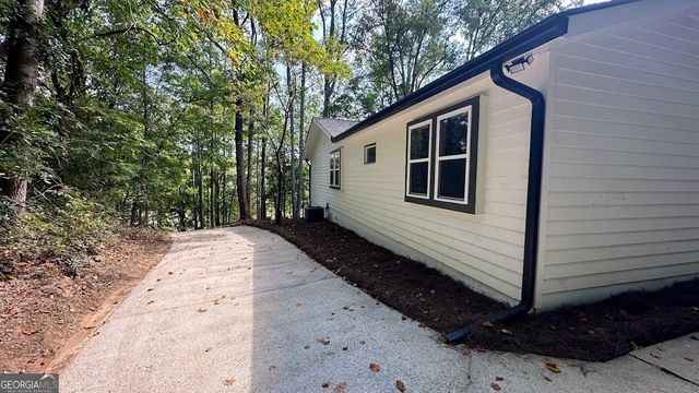 1524 Lakeshore Drive, Anniston, AL 36207