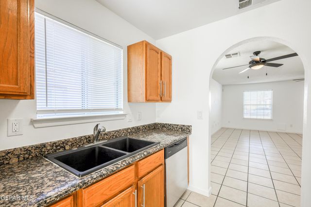 5982 Valle Del Sol Drive, El Paso, TX 79924