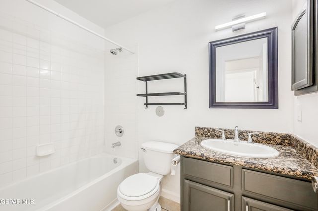 5982 Valle Del Sol Drive, El Paso, TX 79924