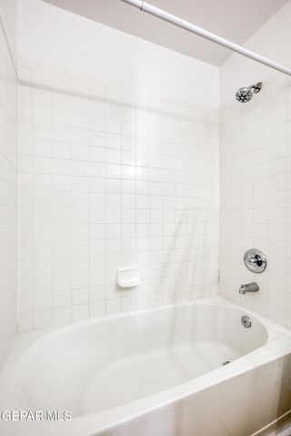 5982 Valle Del Sol Drive, El Paso, TX 79924