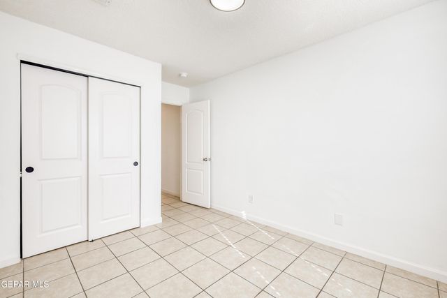 5982 Valle Del Sol Drive, El Paso, TX 79924