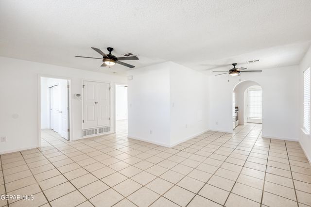 5982 Valle Del Sol Drive, El Paso, TX 79924