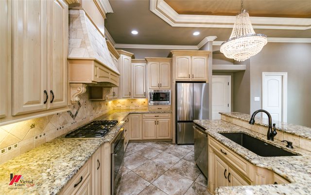 27 Chez Moi Drive, Bossier City, LA 71111