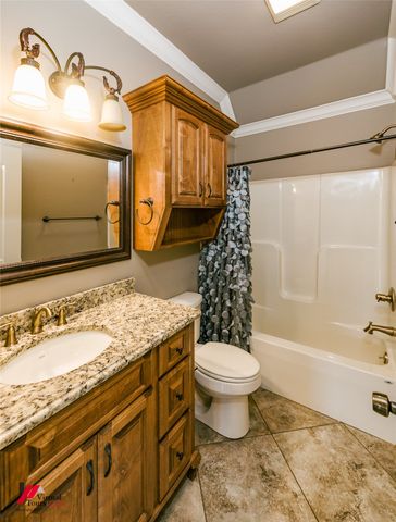 27 Chez Moi Drive, Bossier City, LA 71111