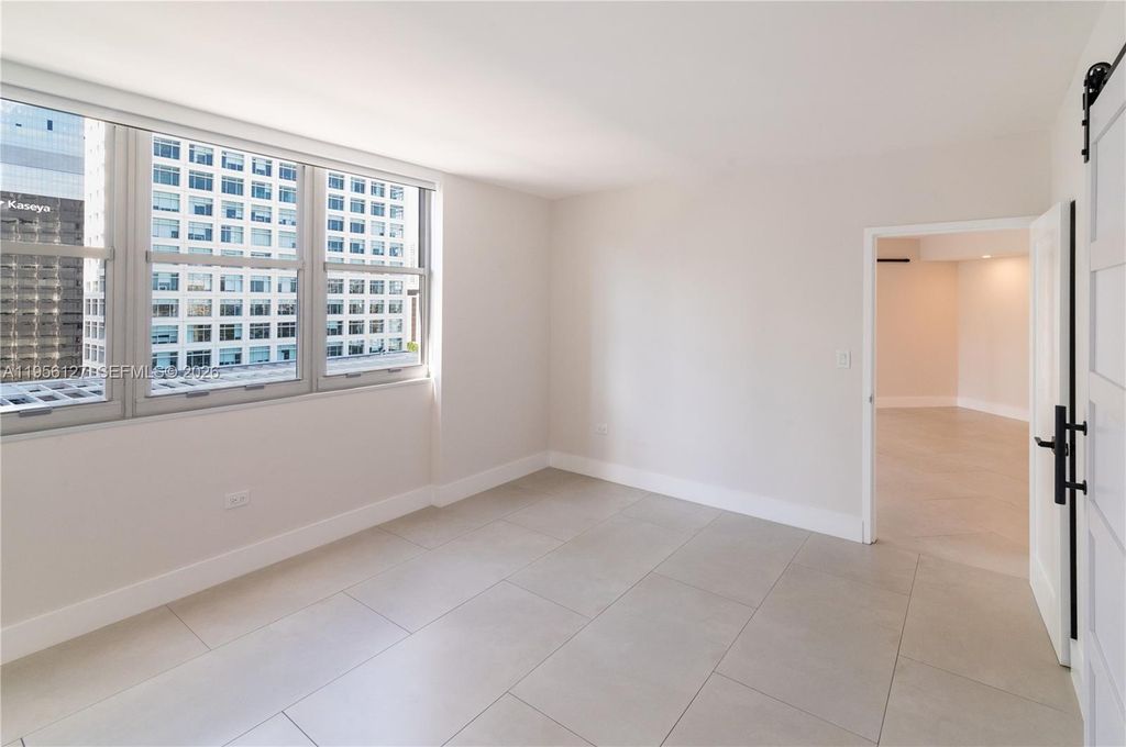 Image 15 of property listing at 825 Brickell Bay Dr 1448, Miami, FL 33131