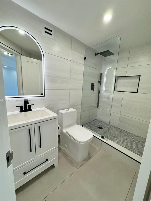 Image 18 of property listing at 825 Brickell Bay Dr 1448, Miami, FL 33131