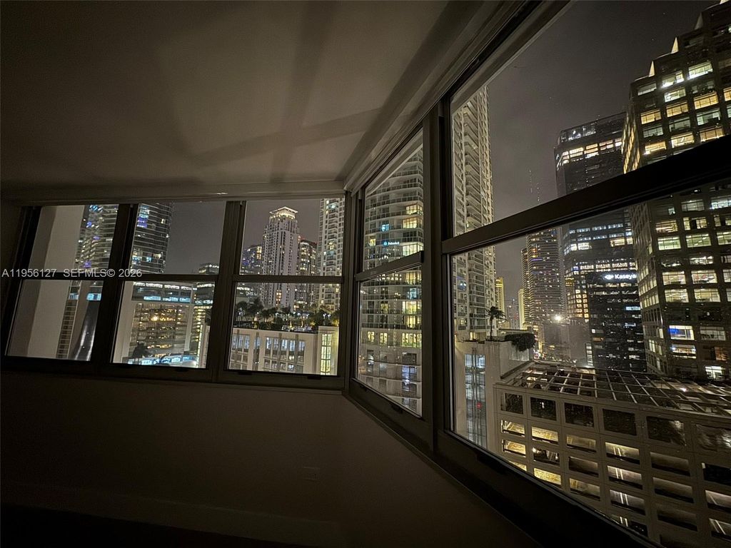 Image 2 of property listing at 825 Brickell Bay Dr 1448, Miami, FL 33131
