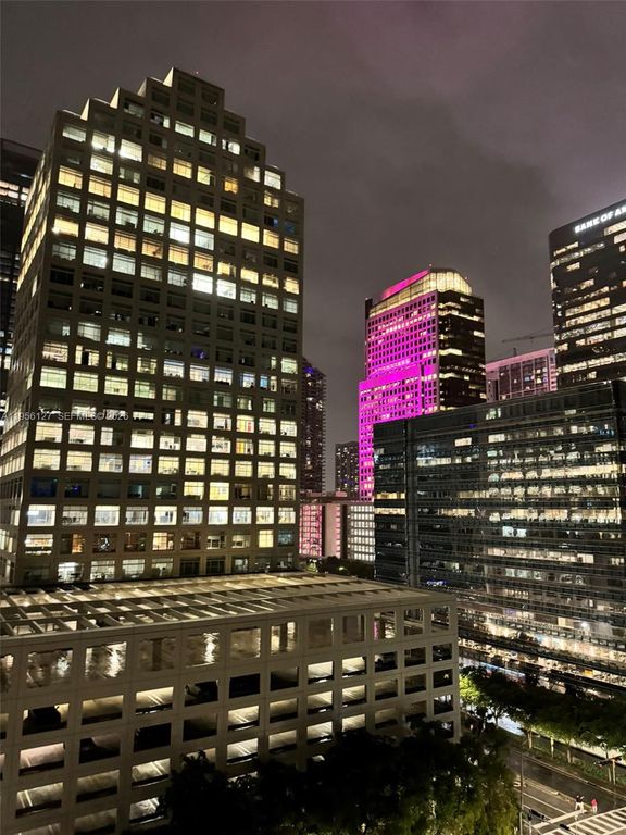 Image 27 of property listing at 825 Brickell Bay Dr 1448, Miami, FL 33131