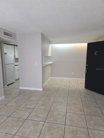 921 W OAK RIDGE ROAD C, Orlando, FL 32809