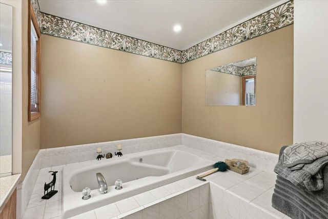 4709 E 41st Ct, Spokane, WA 99223