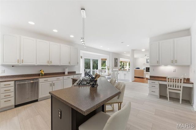 908 Green Arbor Drive, Fenton, MO 63026