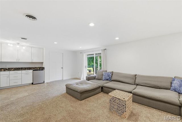 908 Green Arbor Drive, Fenton, MO 63026