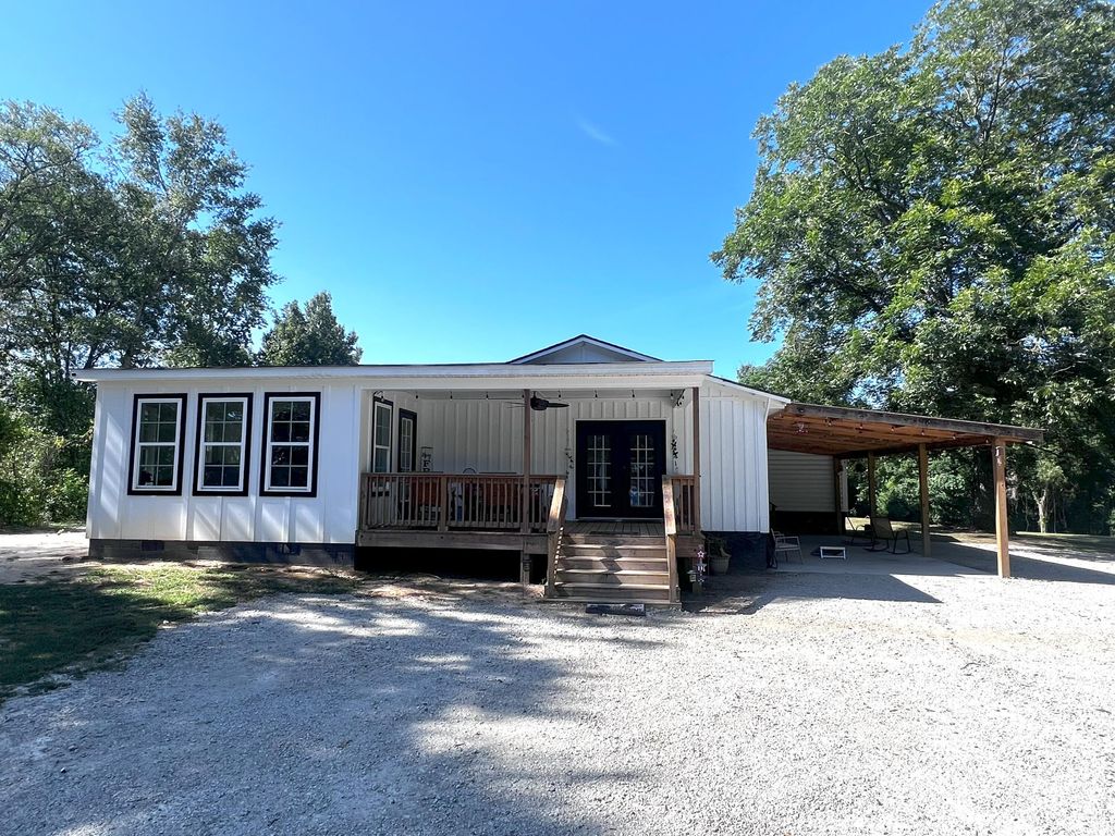 Image 1 of property listing at 2786 Tudor Road, Dearing, GA 30808