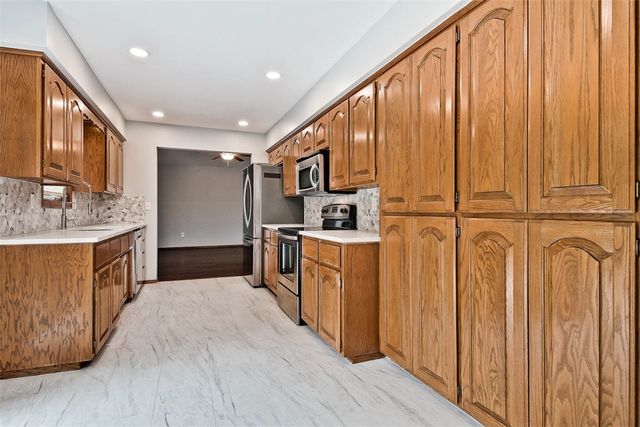 48 Huskins Circle, Bella Vista, AR 72715