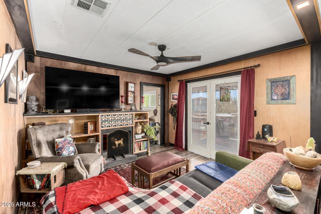 8256 E DUTCHMAN Drive, Mesa, AZ 85208