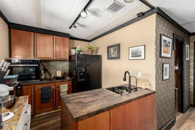8256 E DUTCHMAN Drive, Mesa, AZ 85208