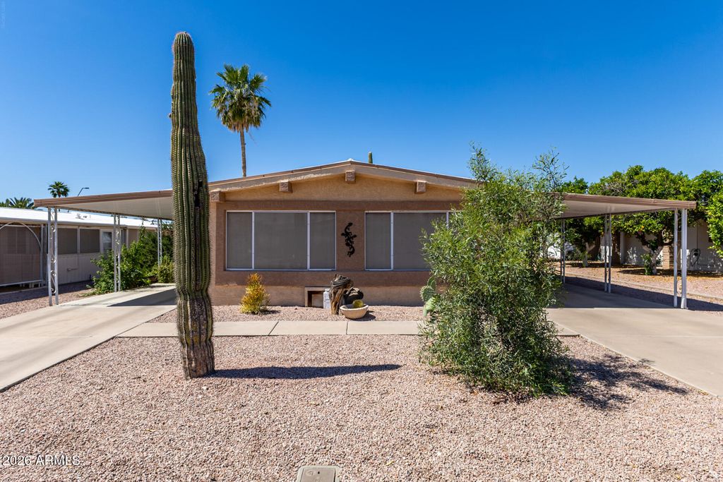 8256 E DUTCHMAN Drive, Mesa, AZ 85208