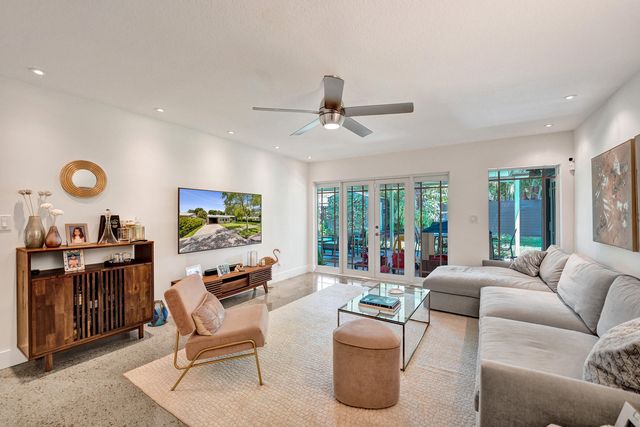929 SW 18th Court, Fort Lauderdale, FL 33315