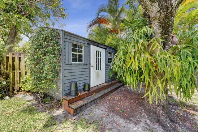 929 SW 18th Court, Fort Lauderdale, FL 33315