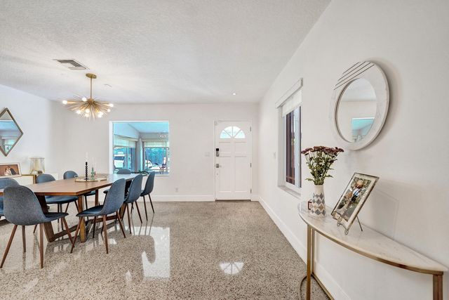 929 SW 18th Court, Fort Lauderdale, FL 33315
