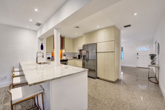 929 SW 18th Court, Fort Lauderdale, FL 33315