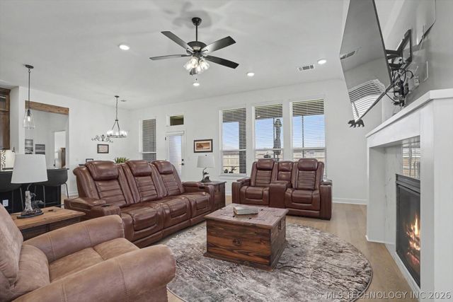 16150 S 89th East Avenue, Bixby, OK 74008