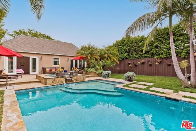 829 S Mullen Avenue, Los Angeles, CA 90005