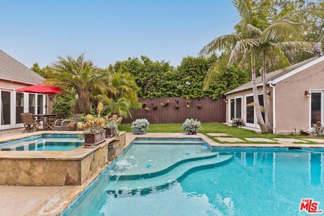 829 S Mullen Avenue, Los Angeles, CA 90005