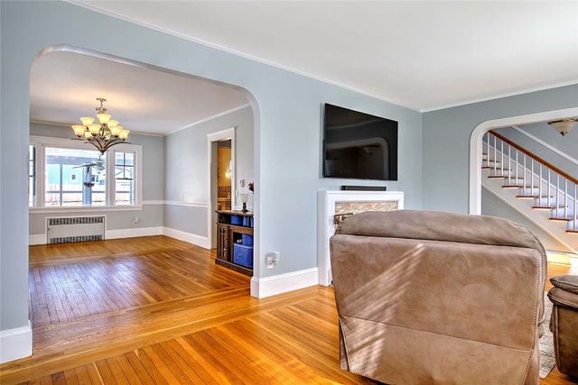 42 Mountain Avenue, East Providence, RI 02915