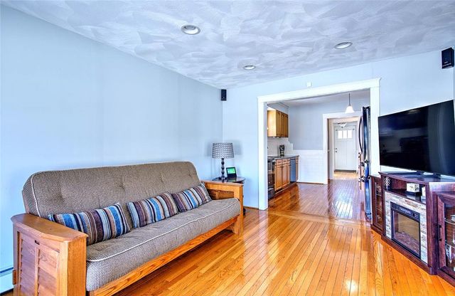 42 Mountain Avenue, East Providence, RI 02915