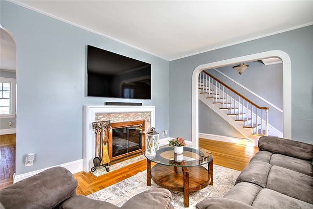 42 Mountain Avenue, East Providence, RI 02915